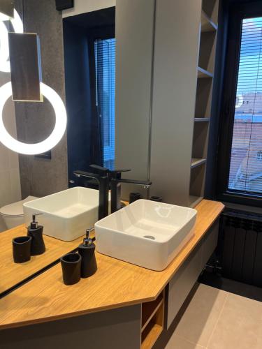 J&J City Centre Apartment