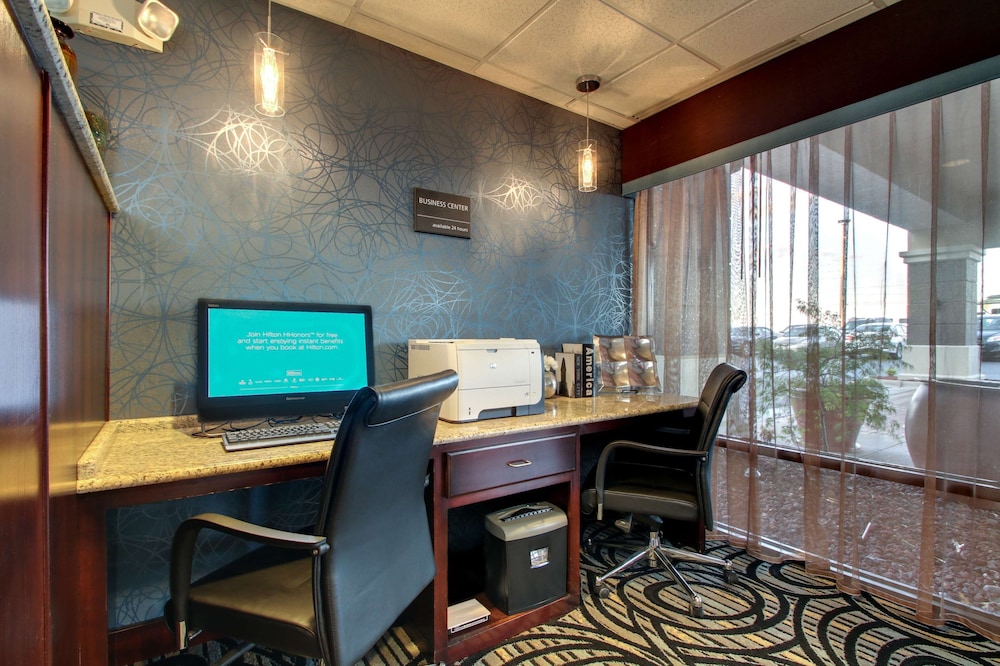 Hampton Inn Rolla - photo 40