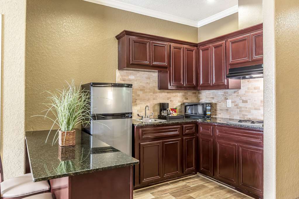 Comfort Suites Houston IAH Beltway 8 - photo 12