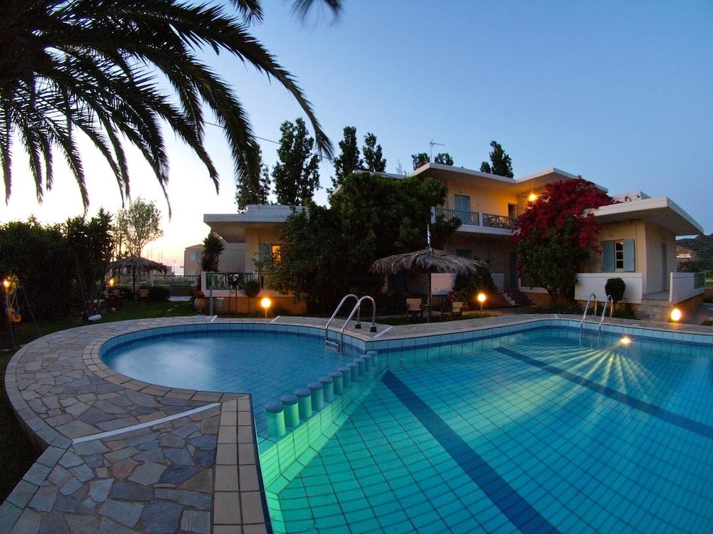 Cormoranos Apartments — 4-Star Luxury Hotel in Kissamos, Greece
