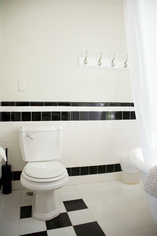 Suites on Coming - photo 64