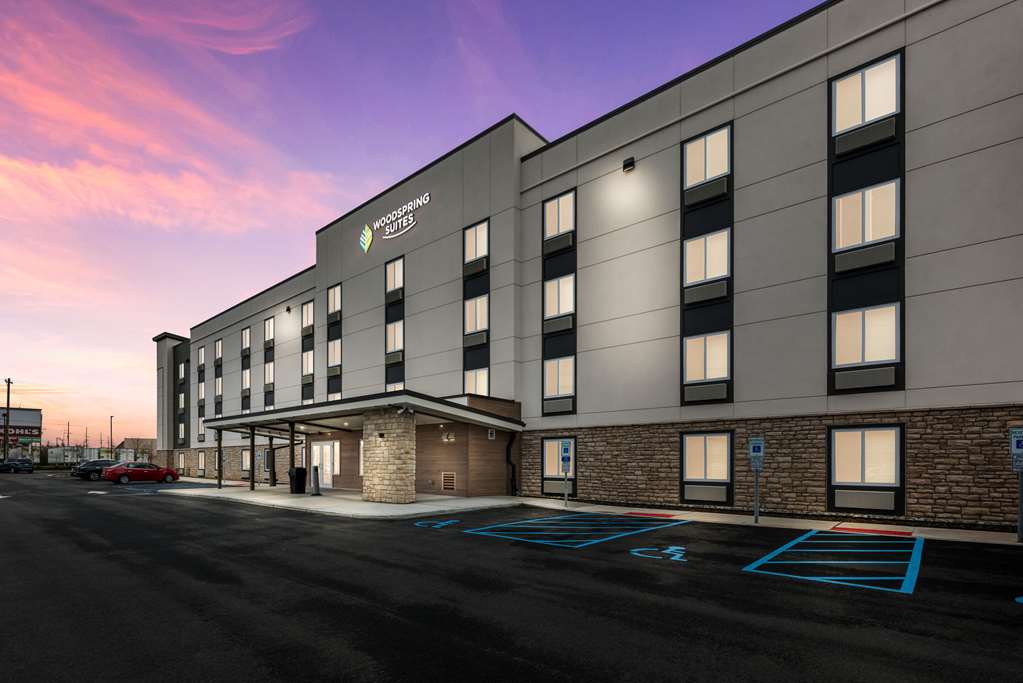 WoodSpring Suites Linden - photo 4