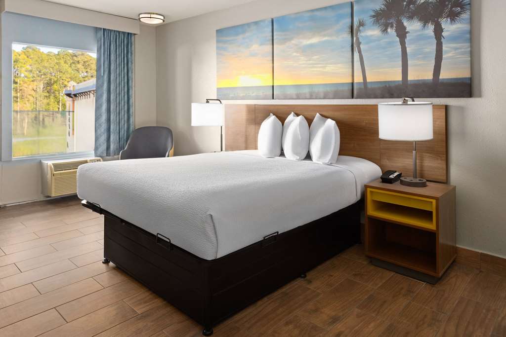 Days Inn by Wyndham Hardeeville Near Hilton Head in Hardeeville, United States