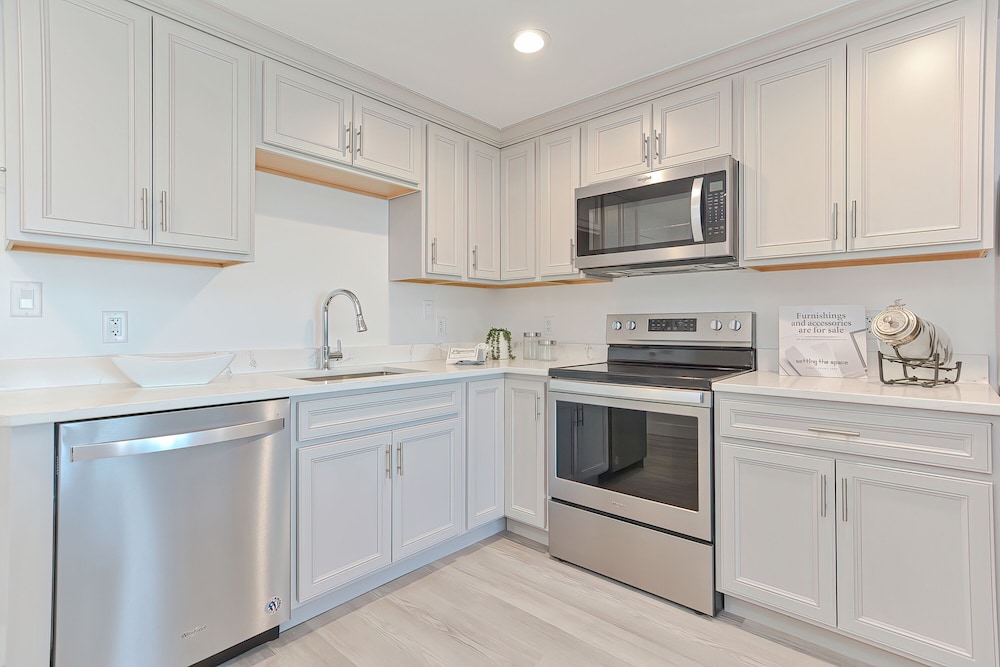 Harbourtown Suites - photo 33