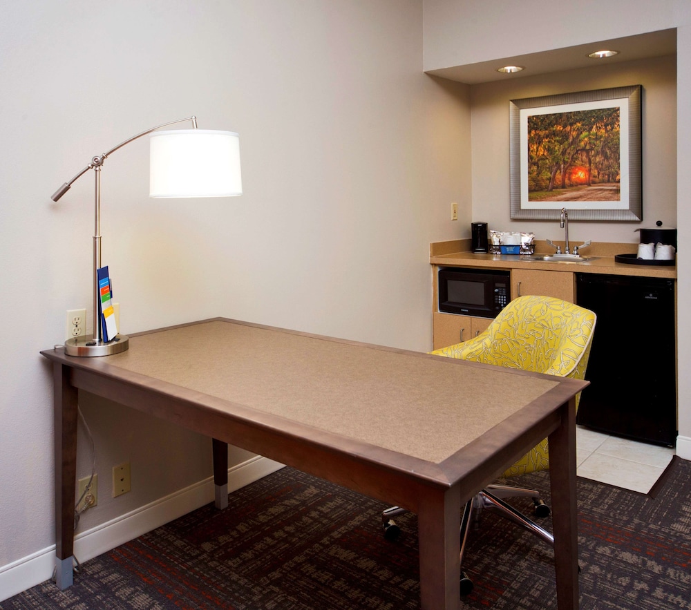 Hampton Inn & Suites Valdosta Conference Center - photo 25