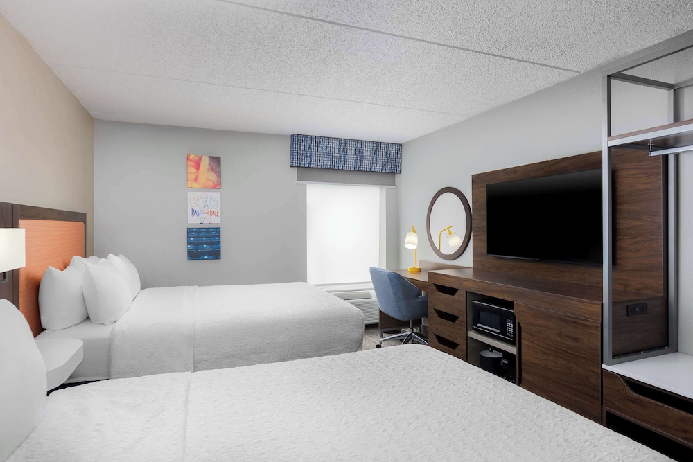 Hampton Inn Louisville Airport - photo 6