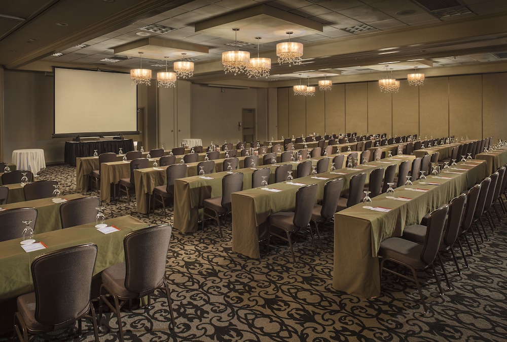 Crowne Plaza Phoenix Airport PHX by IHG - photo 59