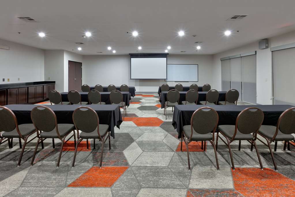 Comfort Suites Arlington Entertainment District - photo 18