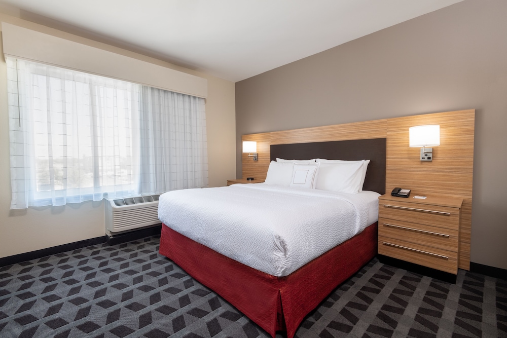 TownePlace Suites by Marriott Indianapolis Airport - photo 6