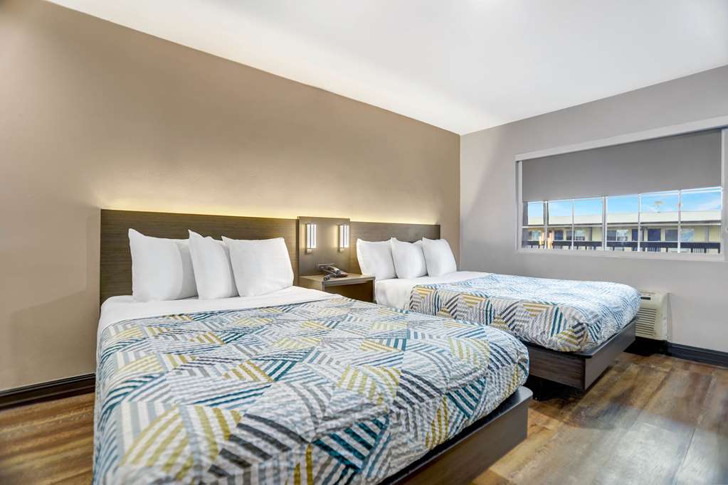 Motel 6 San Diego Airport Harbor - photo 13