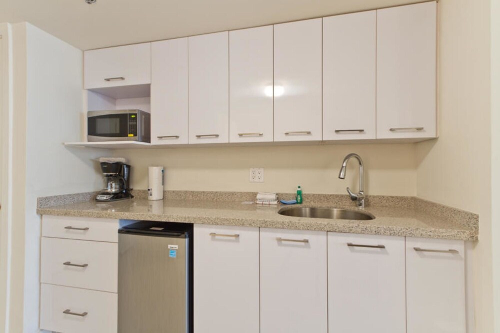Solare Tower Condominium 405a - photo 11