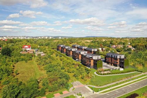 Apartament Wietrznia z tarasem ogródkiem parkingiem na prestiżowym osiedlu obok rezerwatu przyrody NEW — 4-Star Luxury Hotel in Kielce, Poland