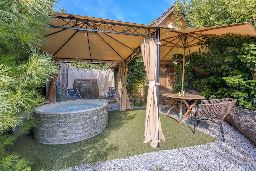 Tiny mini Bertl With Hot Tub in Ivancna Gorica, Slovenia