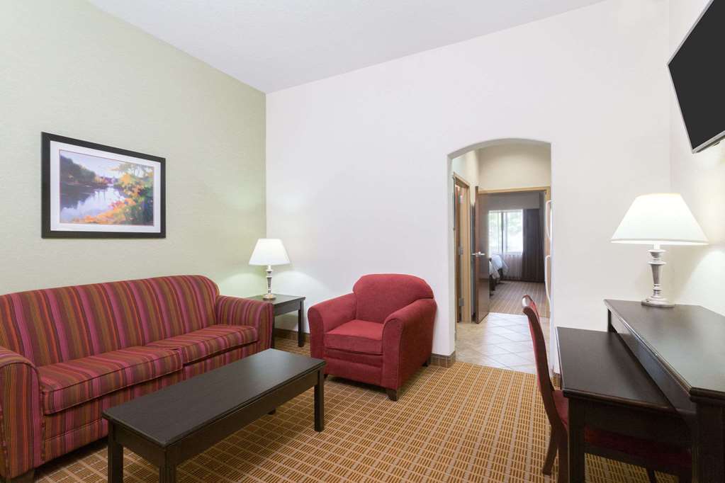 Hawthorn Extended Stay by Wyndham Kingsland - photo 13