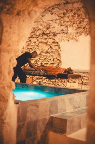 La Maison Des Lamanon — 4-Star Luxury Hotel in Salon-De-Provence, France