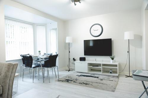 Sunderland City Centre Cosy 2 Bed Apartment — 4-Star Luxury Hotel in Sunderland, United Kingdom