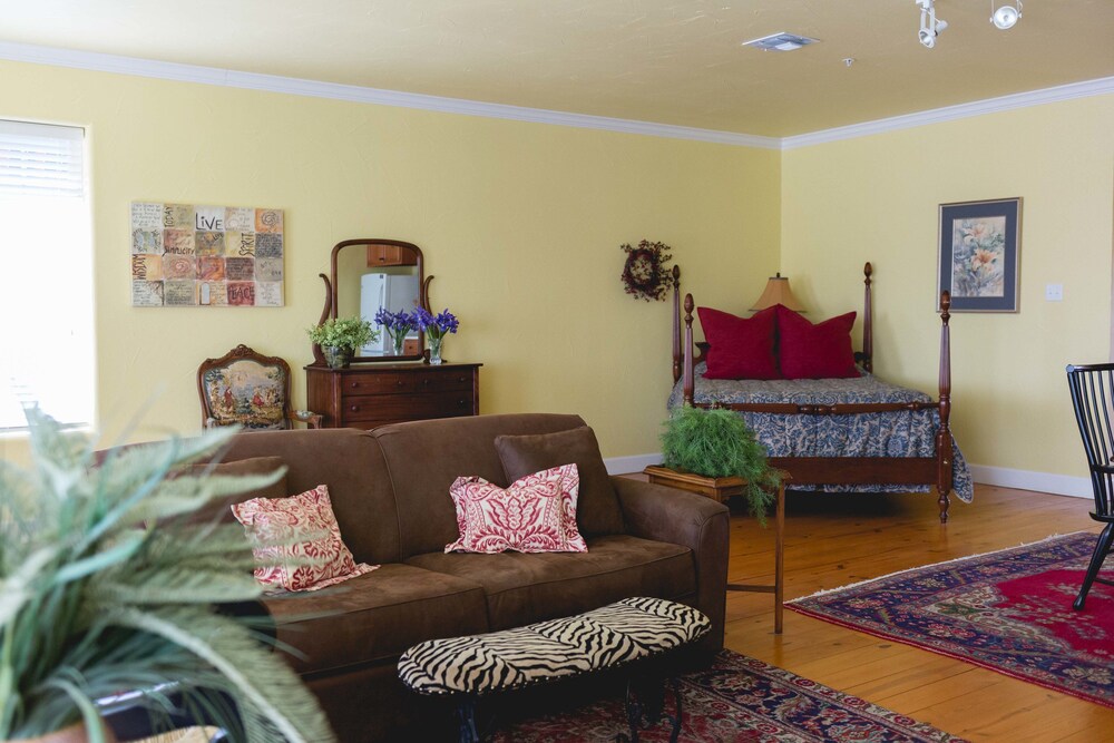 High Cotton Inn - photo 9