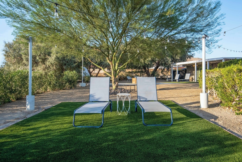 Desert Hot Springs Inn - photo 98