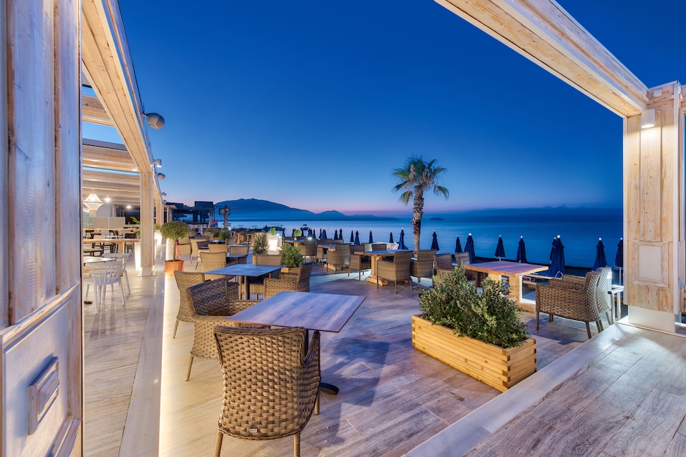 Mandala Seafront Suites - carbon neutral hotel in Zakynthos