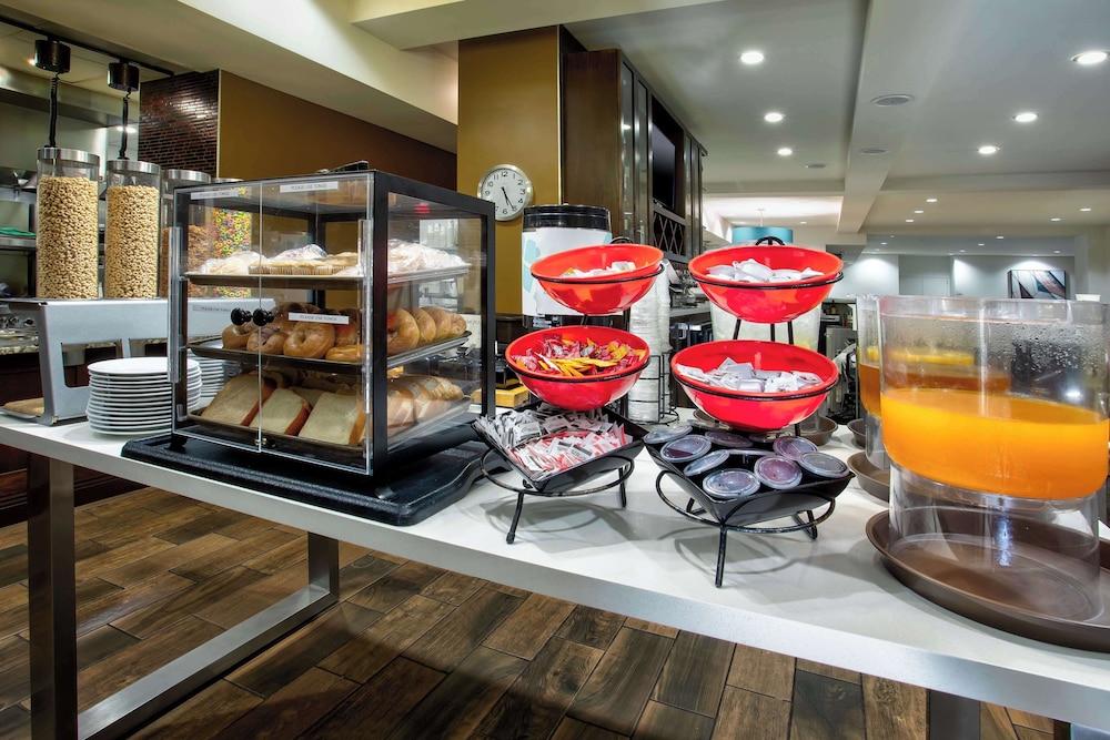 Hilton Garden Inn Benton Harbor St. Joseph - photo 28