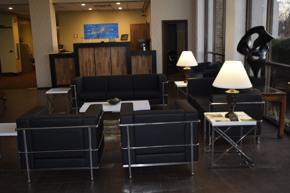 The Landmark Inn - photo 4