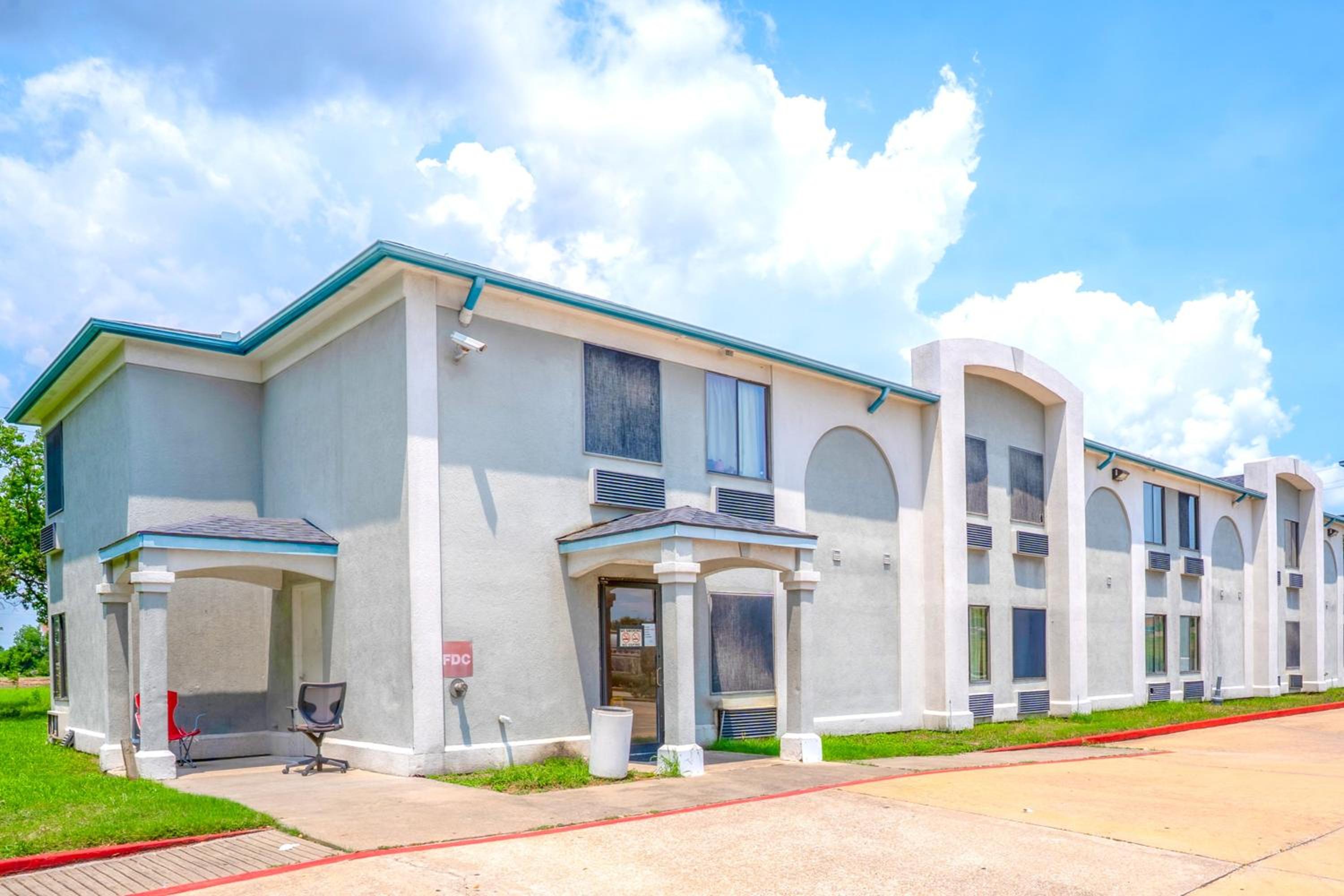 Capital O Fairway Inn Baytown La Porte TX - photo 26