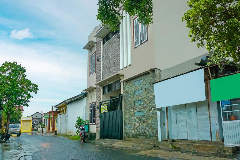 Spot On 92395 Namimart Syariah 3 in Kediri, Indonesia