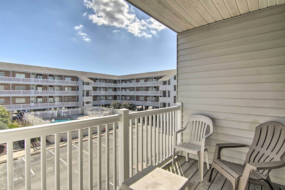 Steps to Shore: Gem w Pool in Ocean City — 4-Star Luxury Hotel in Ocean City, United States
