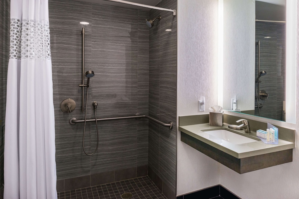Hampton Inn San Francisco Downtown Convention Center - photo 87