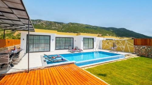 Saribelen Village 3 Bedroom Villa — 4-Star Luxury Hotel in Kalkan, Turkey