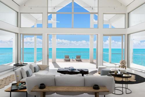 La Mer South Luxury Oceanfront on Sapodilla Bay in Providenciales, Turks and Caicos Islands
