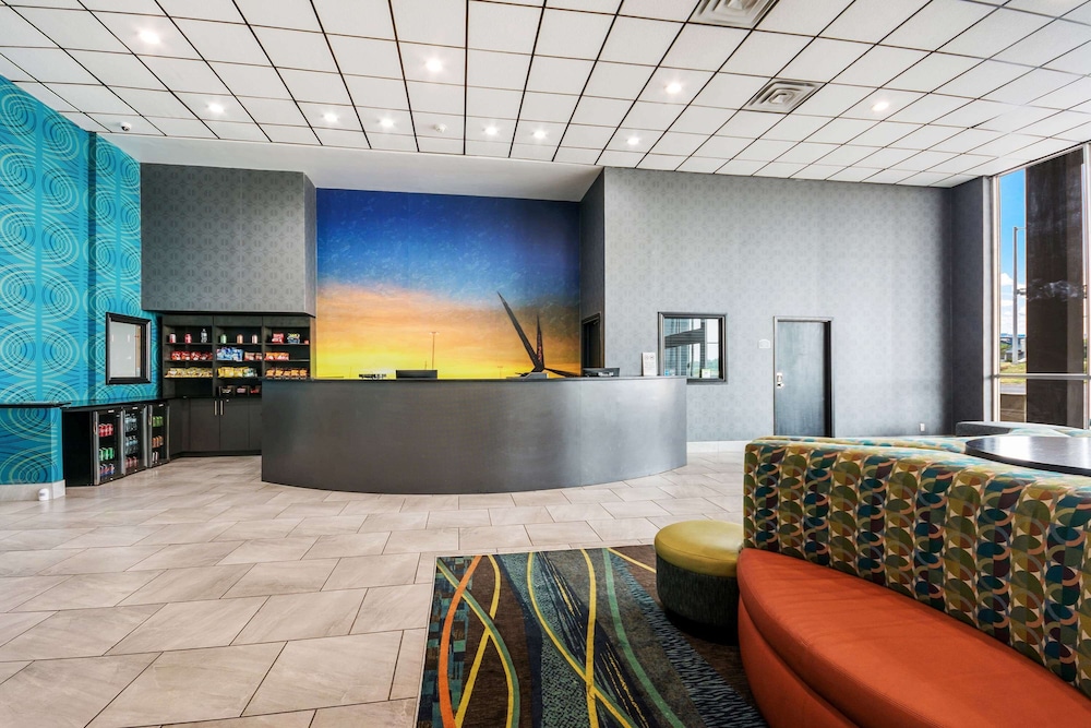 Clarion Inn & Suites Convention Center Near Bricktown