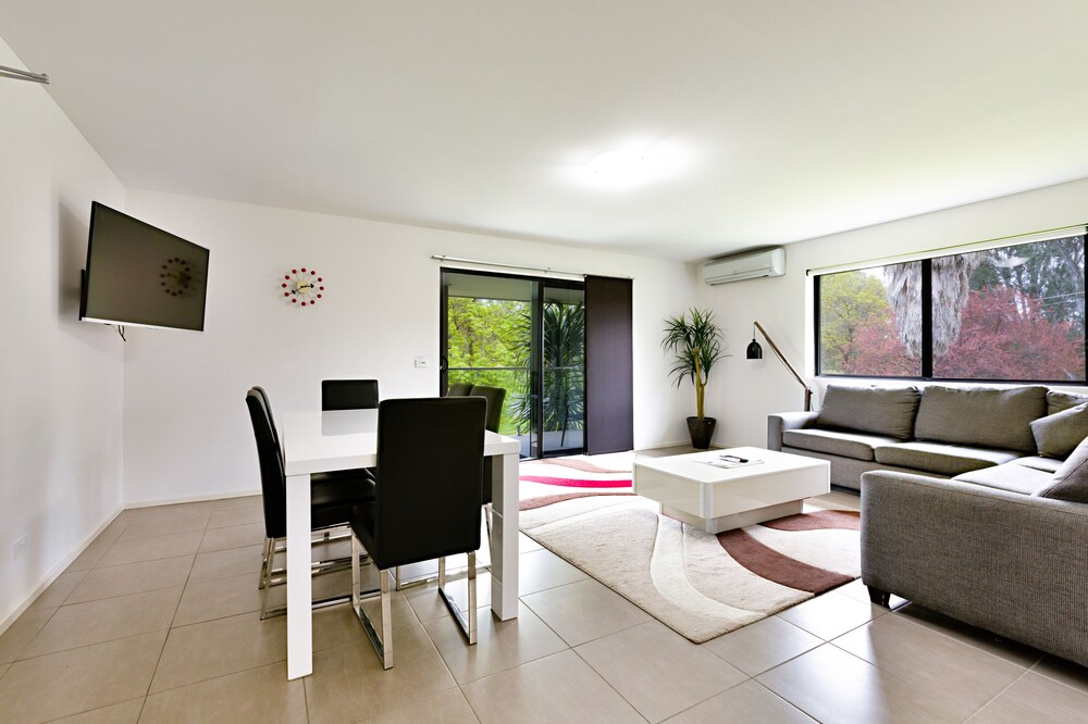 Apex Park Holiday Apartments — 4-Star Luxury Hotel in Wangaratta, Australia