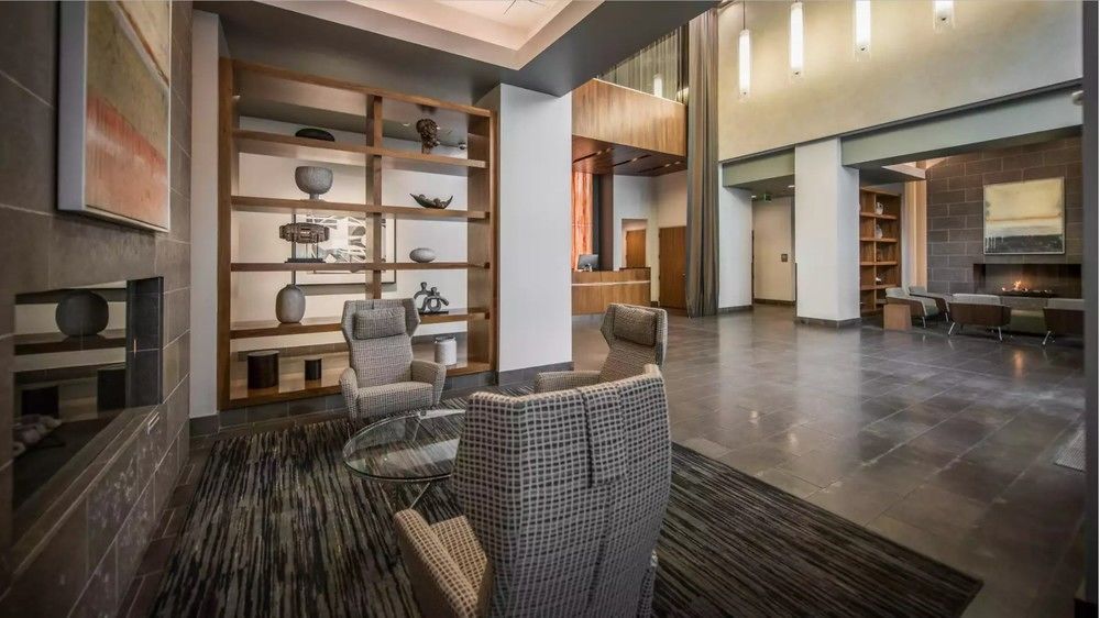 Global Luxury Suites at China Town - photo 3