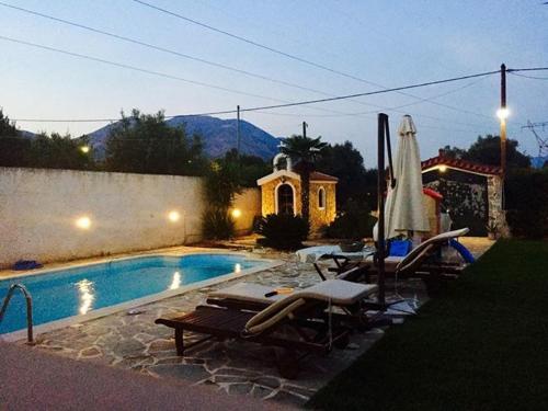 DIMIS swimming pool small villa — 4-Star Luxury Hotel in Eretria, Greece
