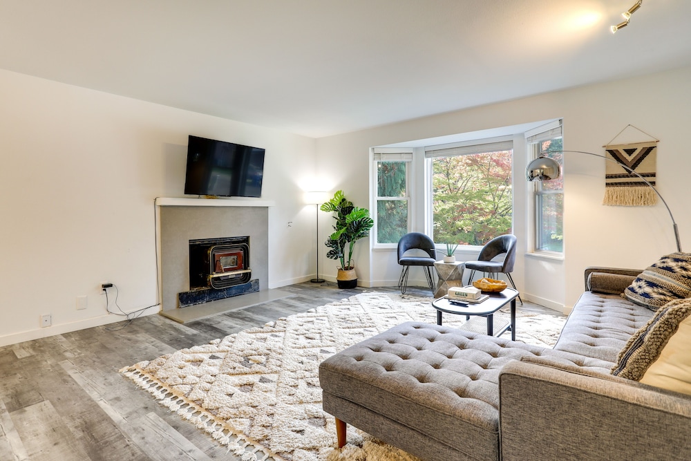 Beautiful Kenmore Retreat Near Marina & Beach — hotel in Kenmore