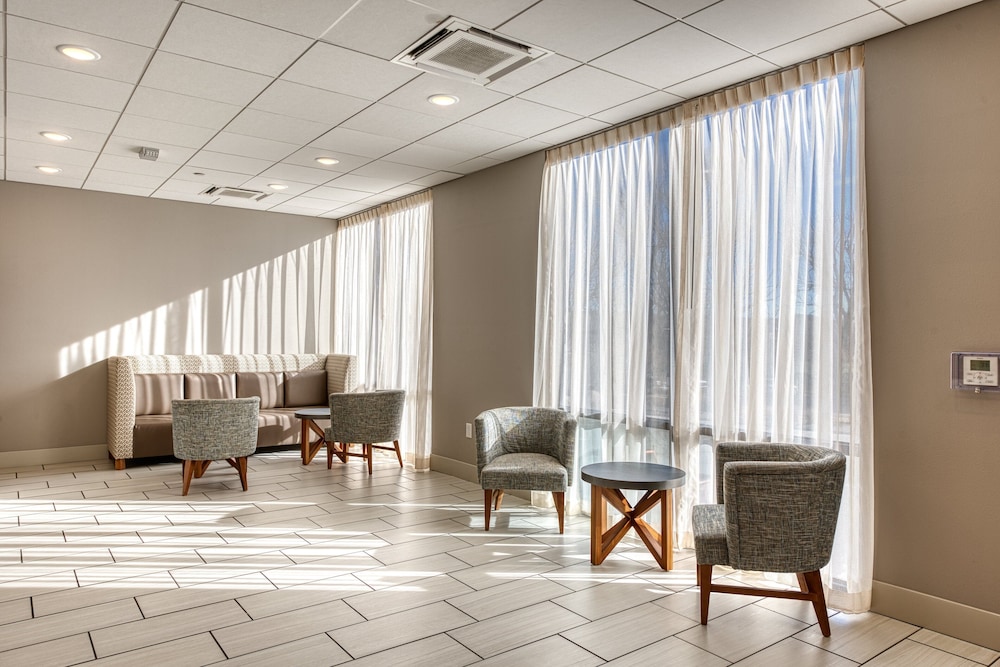 Holiday Inn Express & Suites Manitou Springs by IHG - photo 58