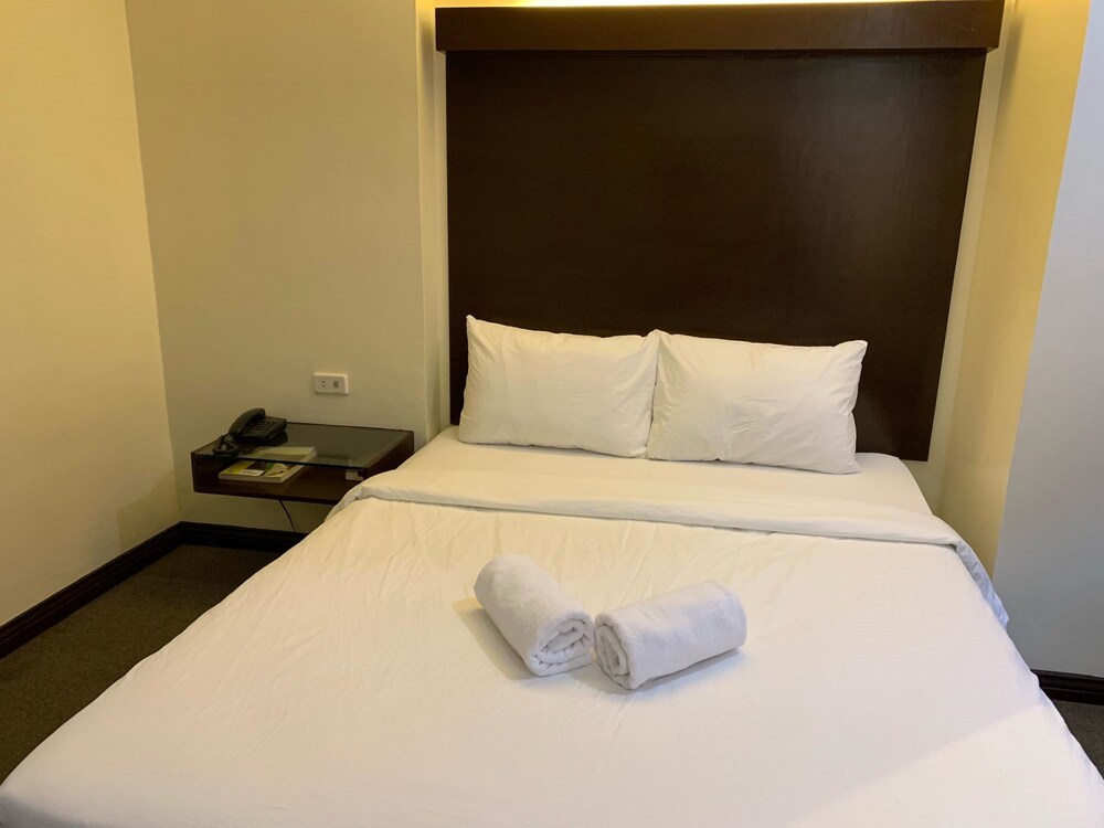 Mango Park Hotel — Cebu City — photo 3