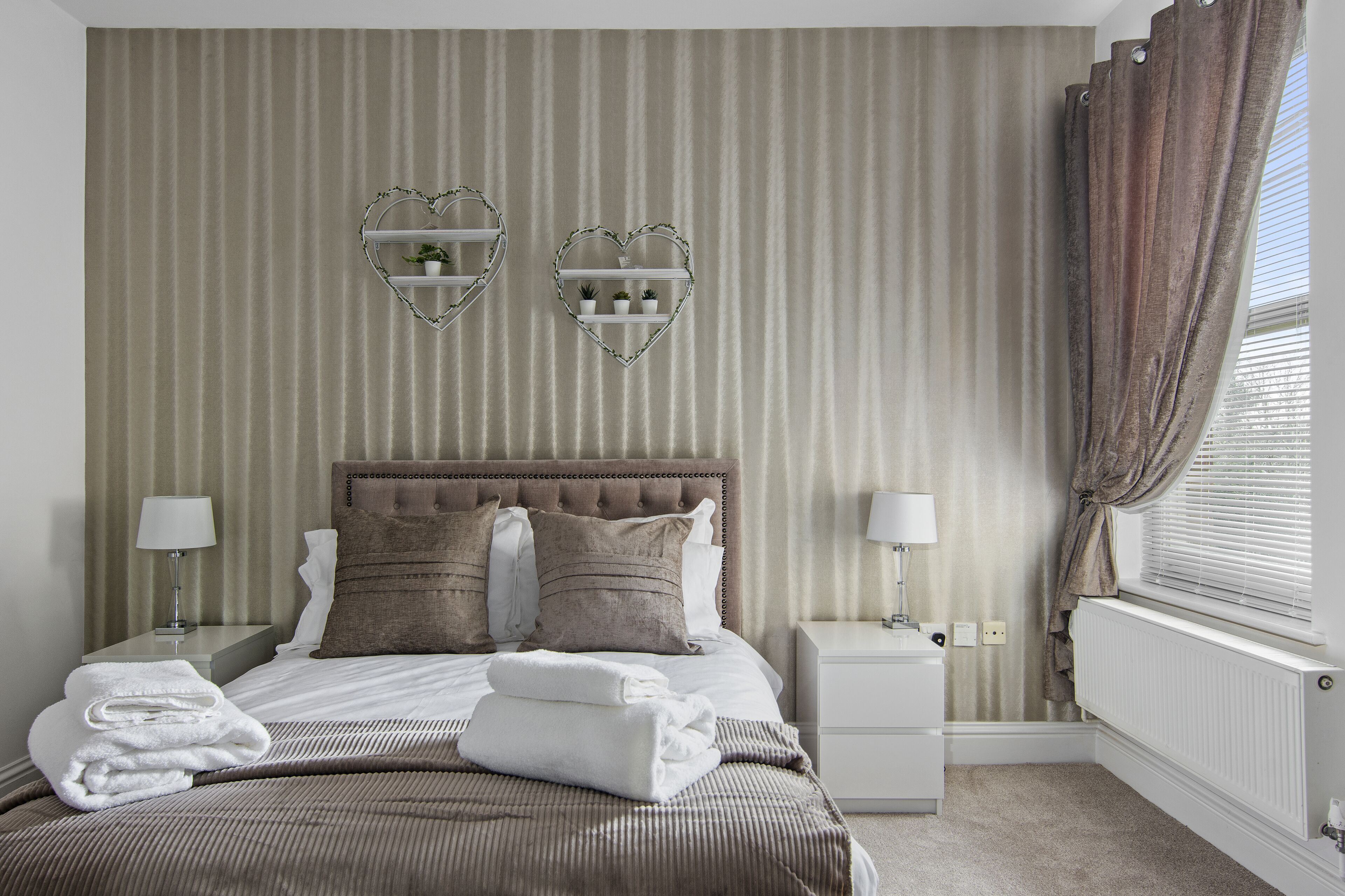 The Roost Group Stylish Apartments — 4-Star Luxury Hotel in Gravesend, United Kingdom