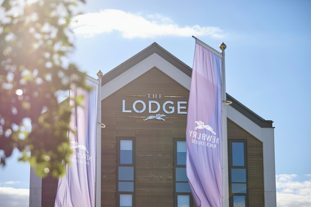 The Lodge Hotel — hotel in Newbury