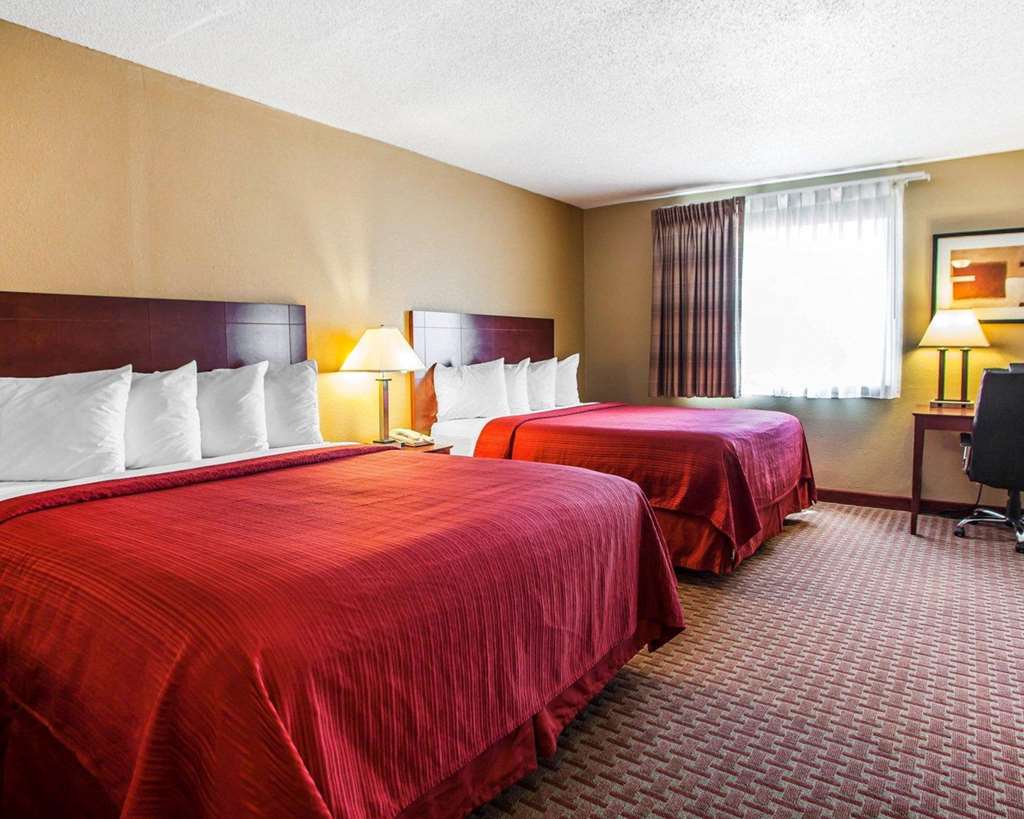 Quality Inn & Suites Davenport near I 80 - photo 11