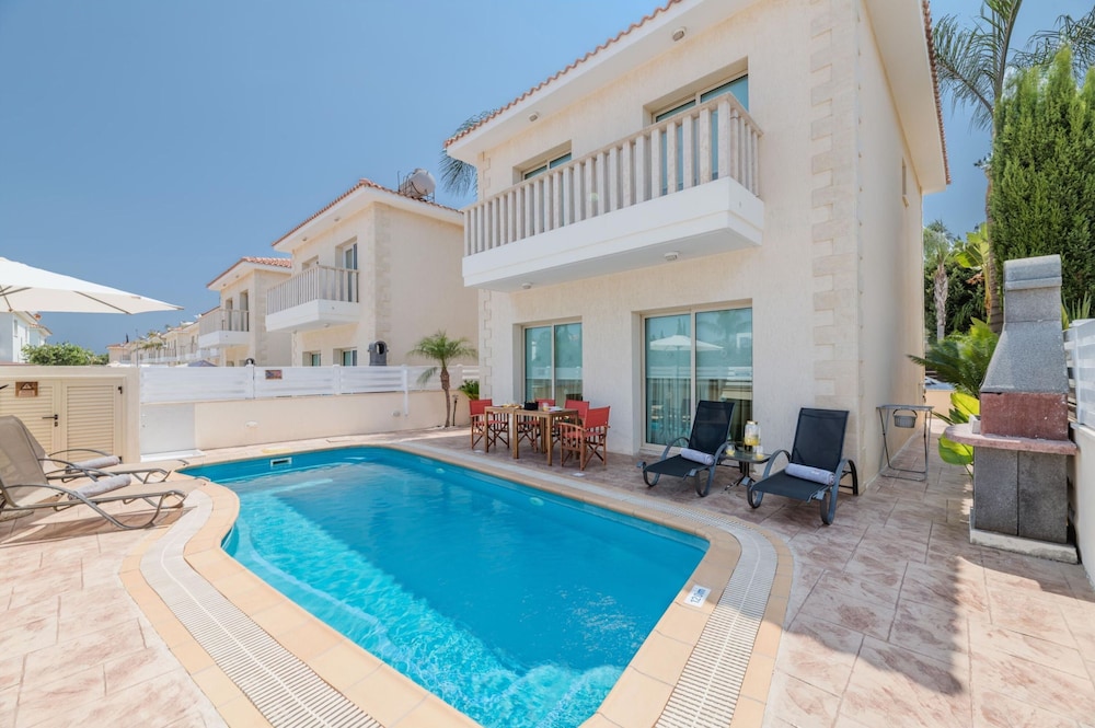 Villa Jacqueline — 4-Star Luxury Hotel in Protaras, Cyprus