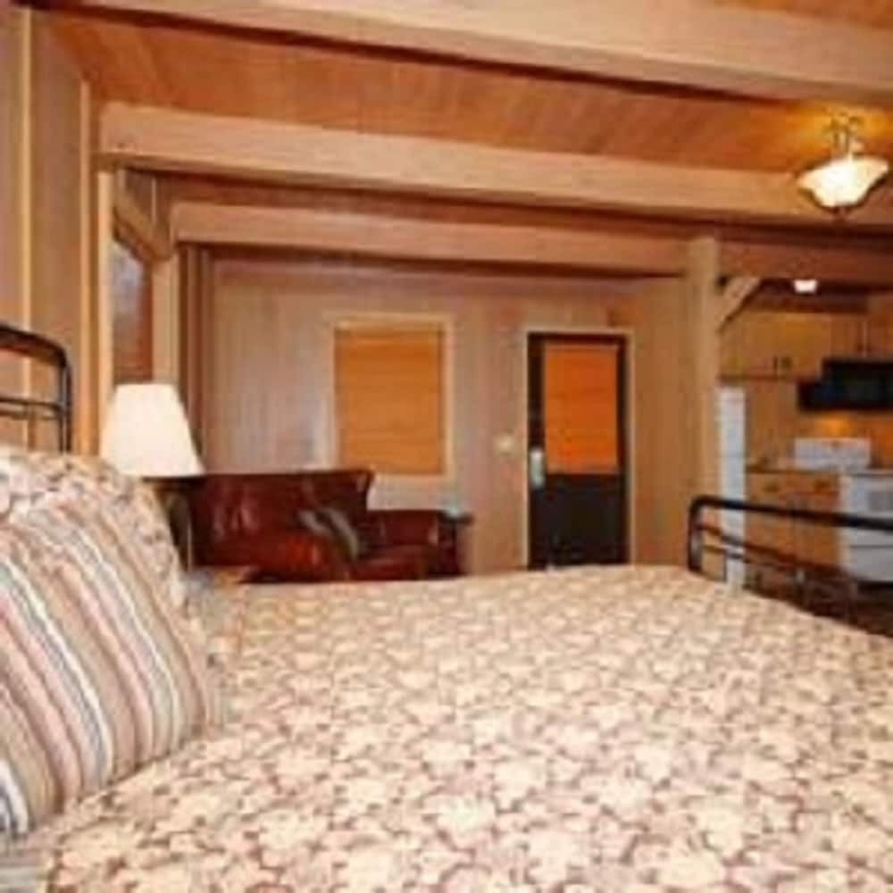 The Smokehouse Lodge and Cabins - photo 27