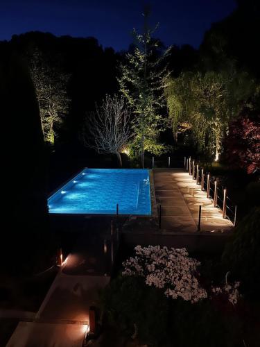 L’insolite par La Claire Fontaine in La Roche-En-Ardenne, Belgium