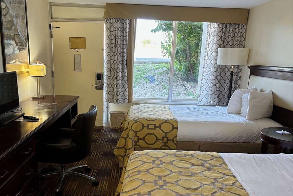 Baymont by Wyndham Johnson City - photo 15