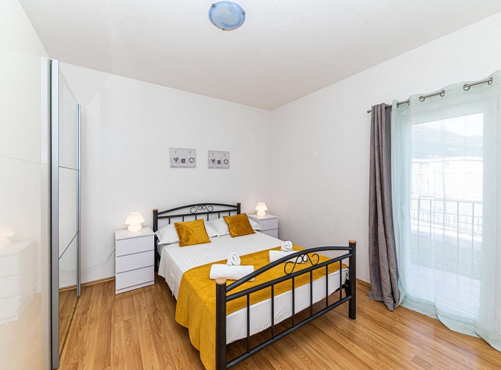 Villa Hana — 4-Star Luxury Hotel in Kastel Novi, Croatia