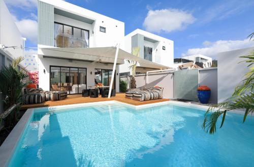 New 4 bedroom pool villa in Rawai by Capital Pro — 4-Star Luxury Hotel in Phuket, Thailand