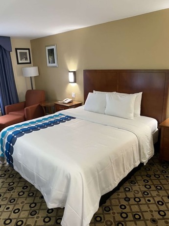 Baymont by Wyndham College Park Atlanta Airport South - photo 4