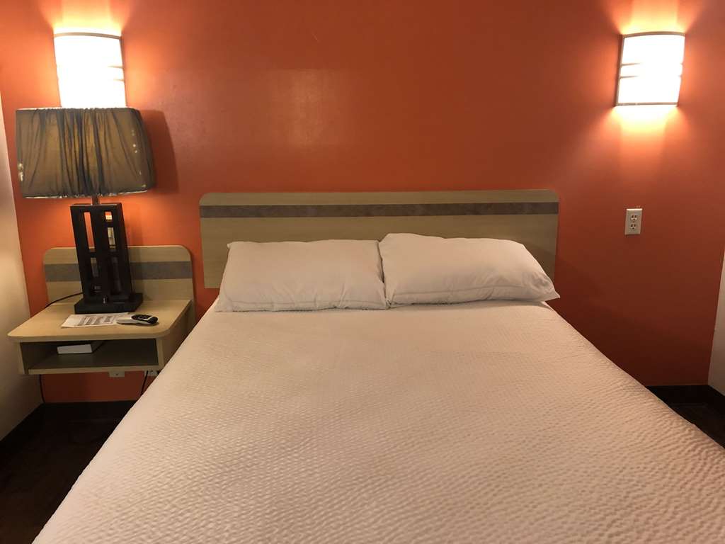 Sleep Inn & Suites Pigeon Forge Downtown - photo 12