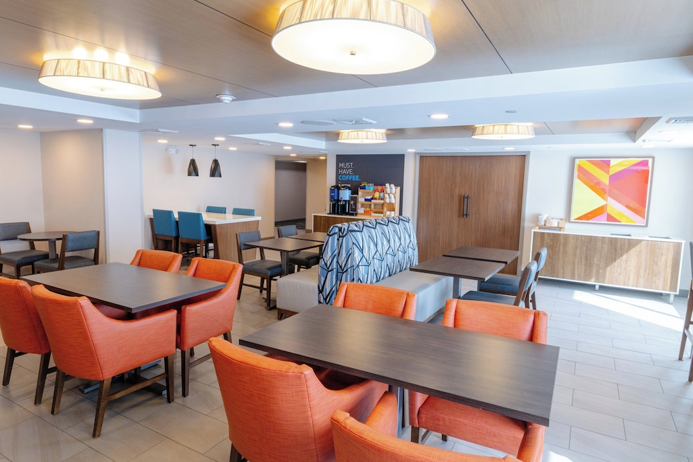 Holiday Inn Express Hotel of Neptune by IHG - photo 101